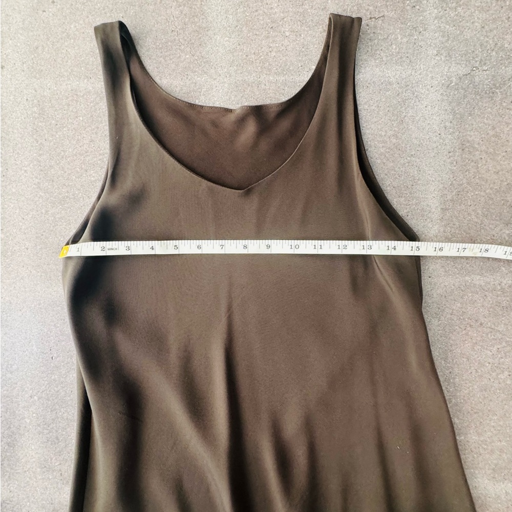 Sleek Elegant Dark Green Scoop-Neck Silk Maxi Dress - Peter Cohen - Picture 7 of 11